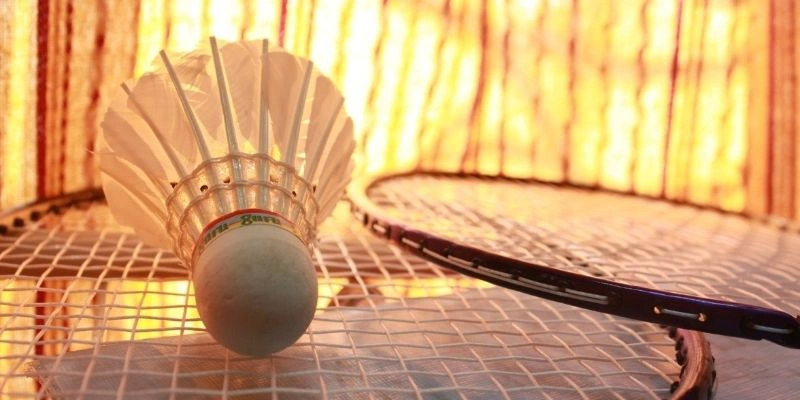 NÊN CĂNG DÂY VỢT CẦU LÔNG BAO NHIÊU KG