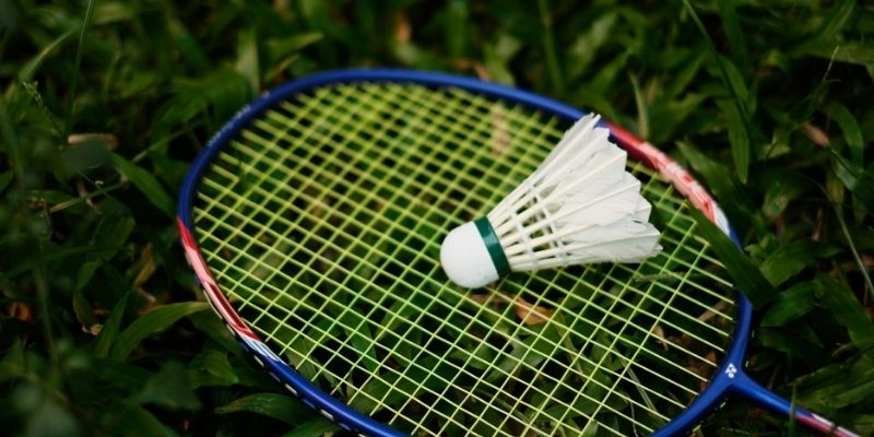 Nên Chọn Vợt Cầu Lông Nặng Hay Nhẹ